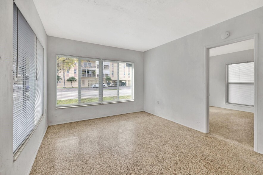 Interior - 4644 Poinciana St