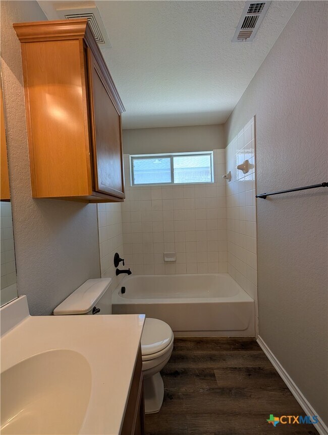 Building Photo - 2937 Post Oak Cir