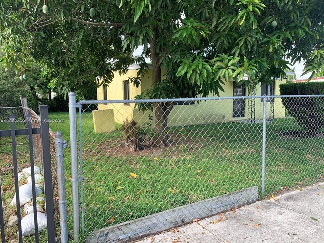 Building Photo - 950 NW 56th St