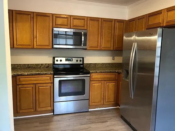 Building Photo - 300 Winding River Dr