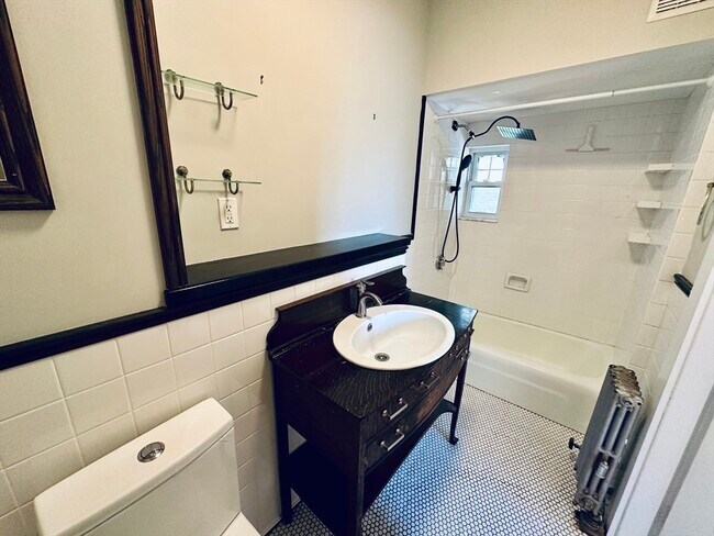 Building Photo - 58 Lexington St