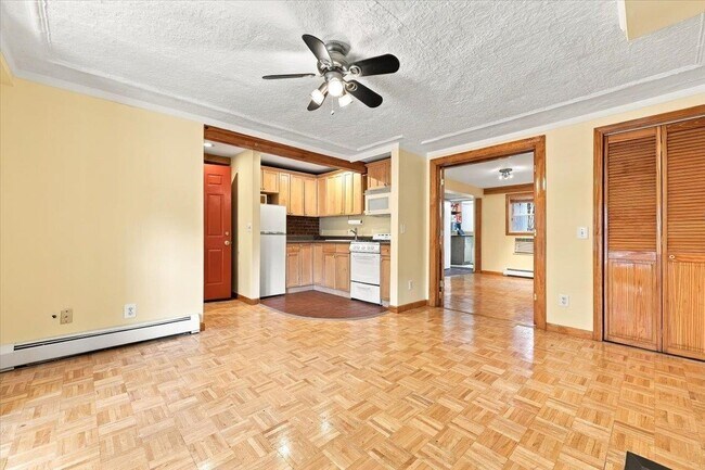 Building Photo - 373 Webster Ave