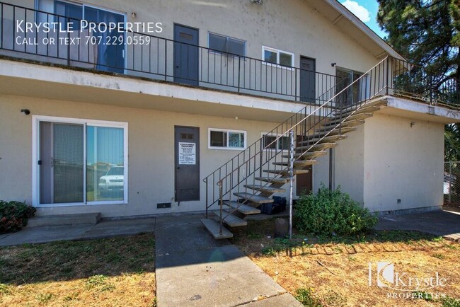 Building Photo - Upper level two bedroom apartment in Vallejo