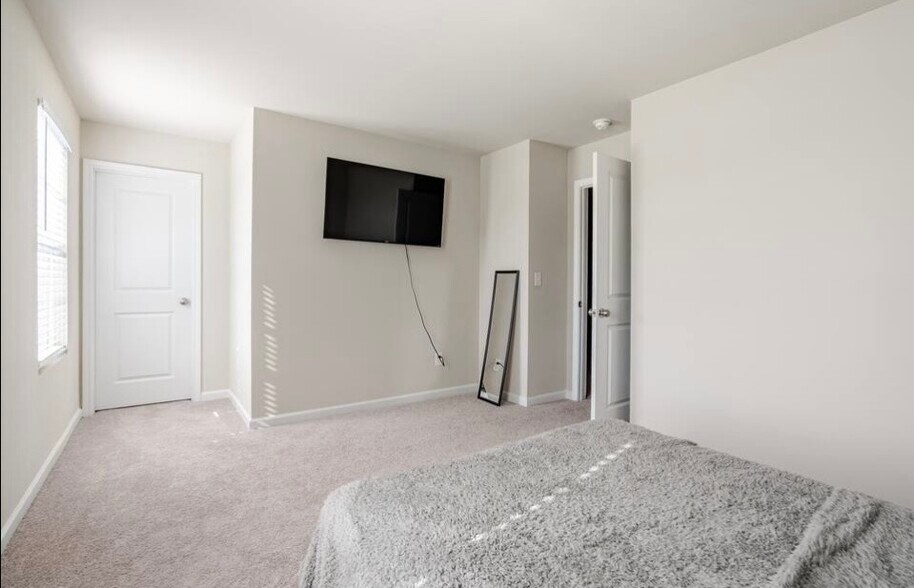 Building Photo - 43 L Gurley Ln