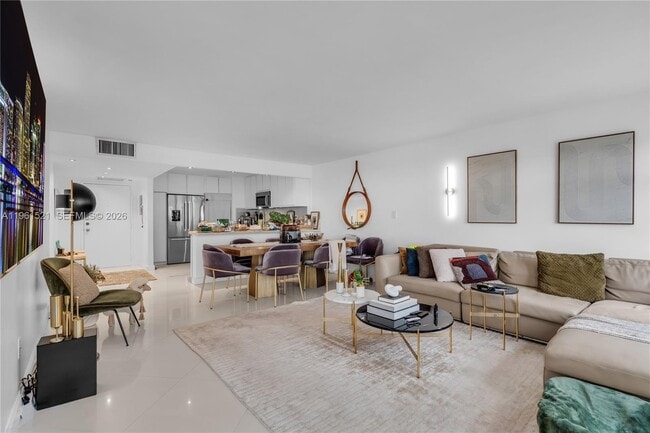 Building Photo - 1925 Brickell Ave