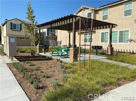 Building Photo - 5585 Valencia Dr