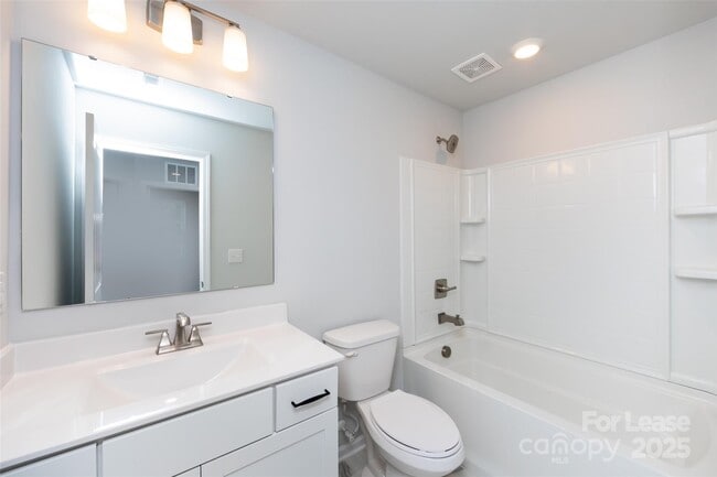 Building Photo - 2550 Lydia Ave