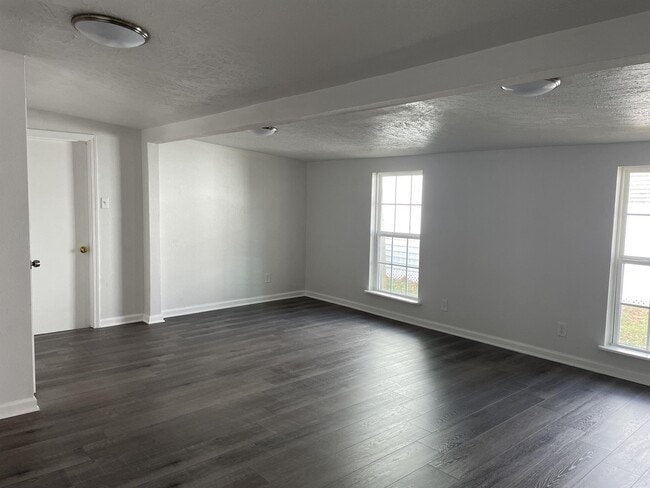 Building Photo - 4225 Harry St