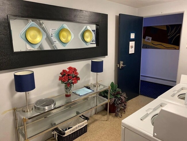 Building Photo - LOCATION LOCATION! Prime location in Governors Park! Move in Special $500 off 1st months rent!