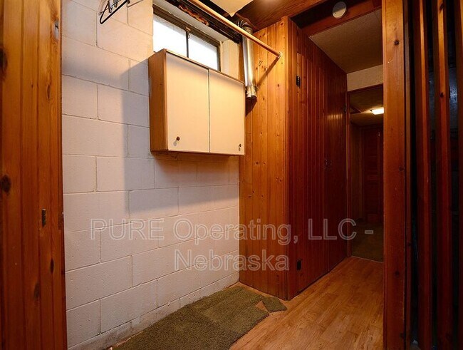 Building Photo - 3333 S 82nd St