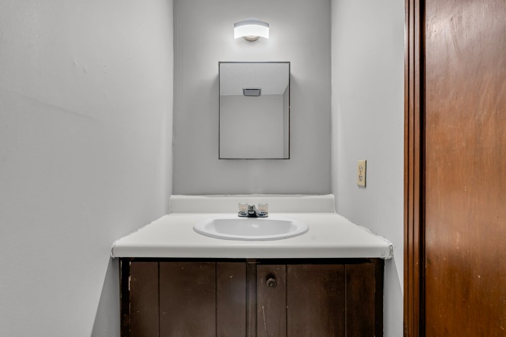 Building Photo - 320 11th St N