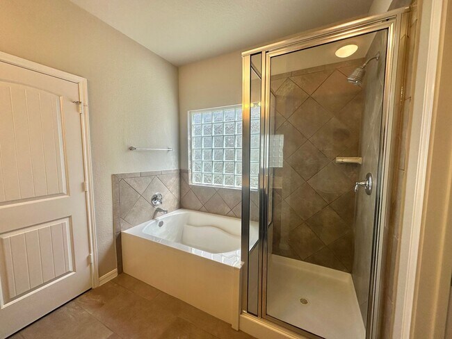 Building Photo - NEW MANAGEMENT IN ROUND ROCK TX!!!!!