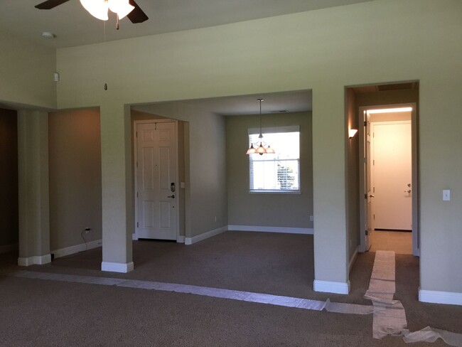 Building Photo - Welcome to Harlan Ranch!!!