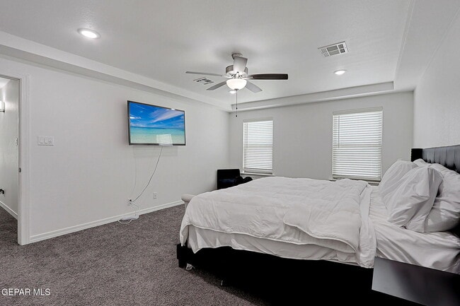 Building Photo - 12816 Linstead Ave