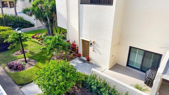 Building Photo - 7530 Sunshine Skyway Ln S