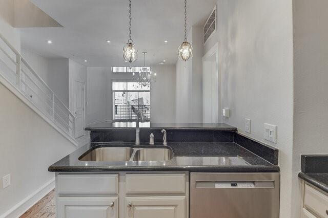 Building Photo - 3333 Darcy St