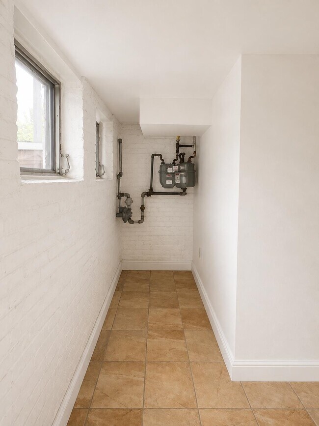 Building Photo - 60 Clifton Pl