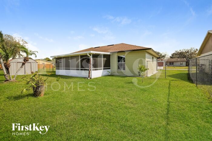 Building Photo - 585 Koala Dr