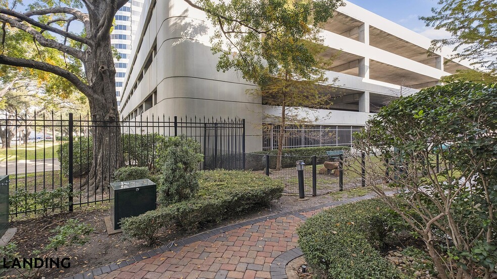 Building Photo - 3505 W Sam Houston Pkwy S