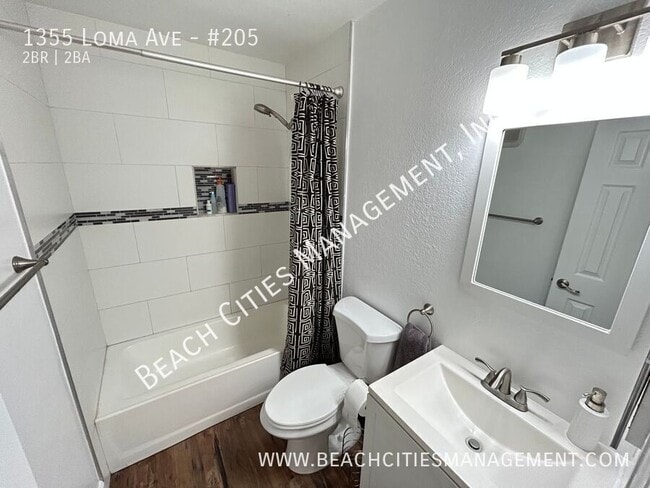 Building Photo - 1355 Loma Ave