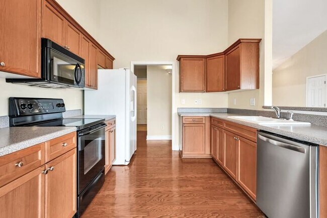Building Photo - Leland Wedgewood at Lanvale community, Great open floor plan, on level, hardwoods, fire place, ma...