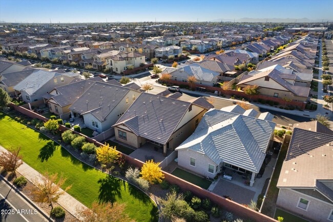 Building Photo - 2527 S Quaintance St