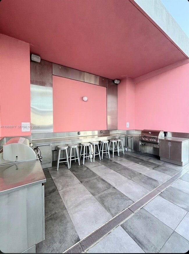 Building Photo - 2000 Metropica Wy