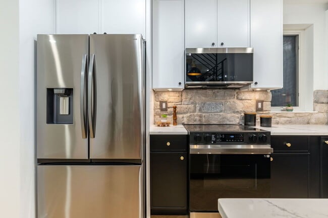 Building Photo - 609 S Orianna St