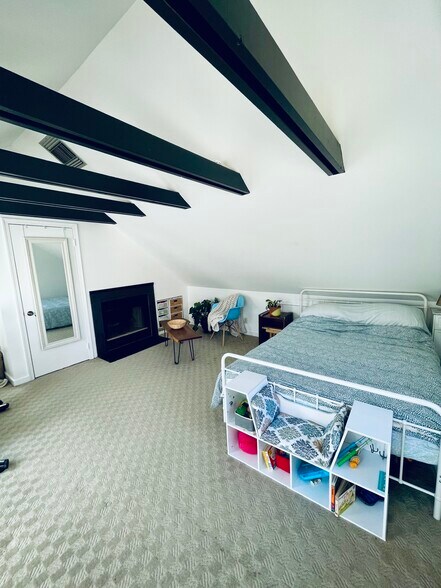 Fireplace for display only; two closets - 2200 Washington Ave