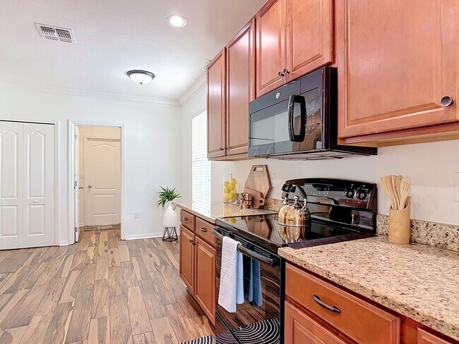 Building Photo - 221 W Fiesta Key Loop