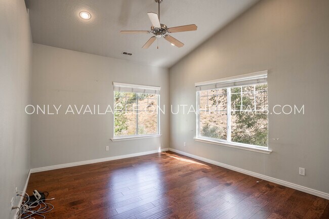 Building Photo - 1061 Canyon Meadow Dr