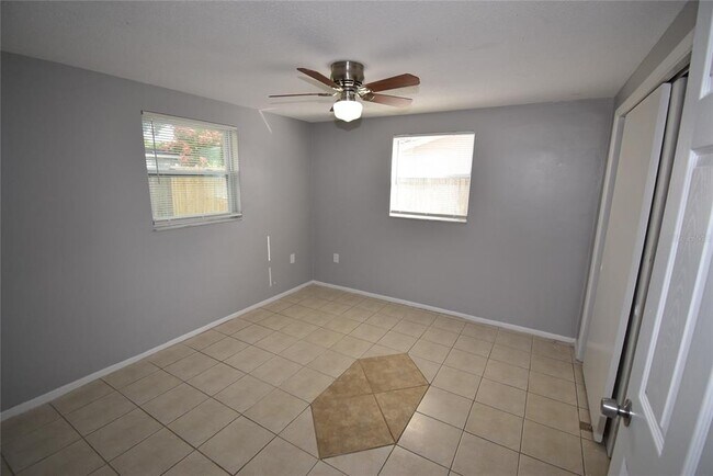 Building Photo - 10920 Jason Rd