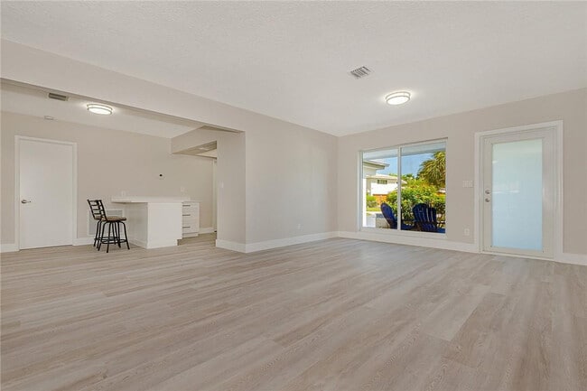 Building Photo - 2217 NE 20th Ave