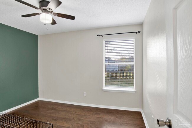 Building Photo - 165 Valdosta Ave