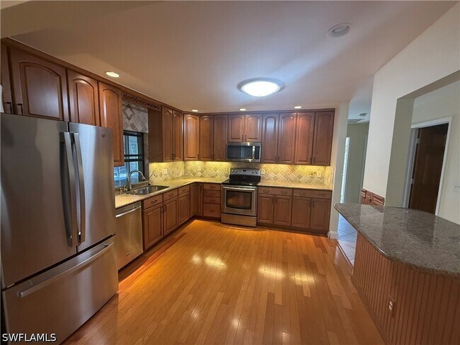 Building Photo - 5361 Hickory Wood Dr