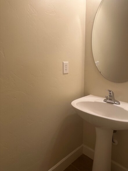 Building Photo - 645 Wyngate Pointe Ln