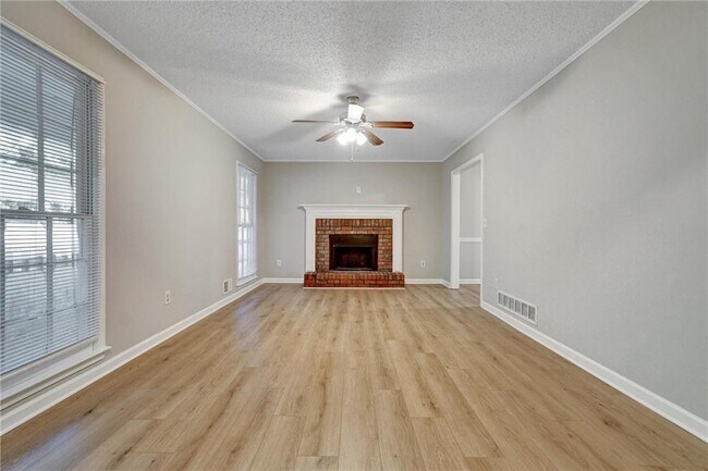 Building Photo - 377 Jamie Dr