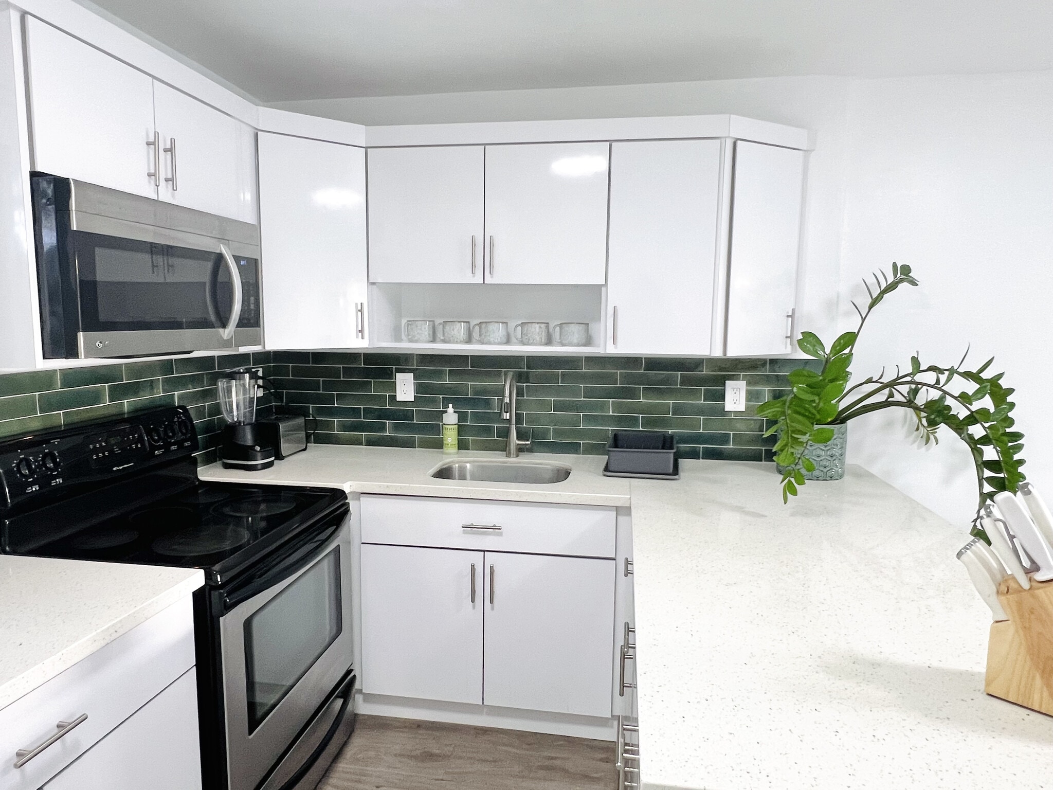 Fully equipped kitchen, big new fridge - 6863 NW 2nd Ave