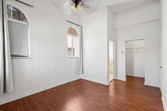 Building Photo - 2552 NE 41st Ave