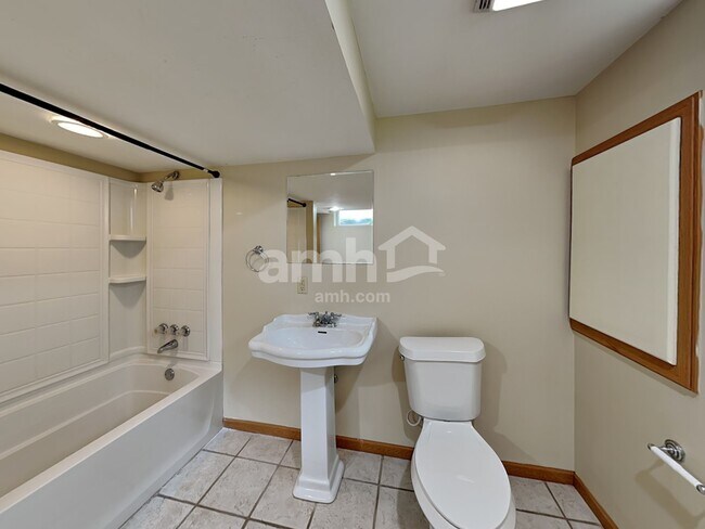 Building Photo - 216 John Reese Pky