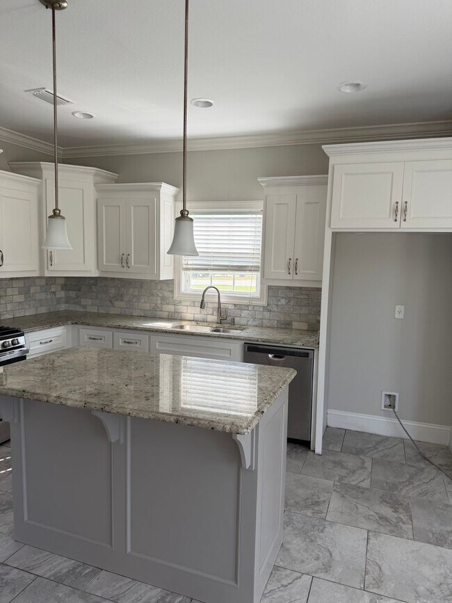 Building Photo - Home in Hahira