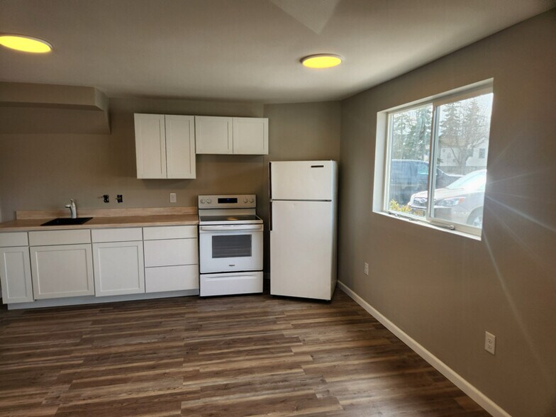 Building Photo - 2807 Turnagain St