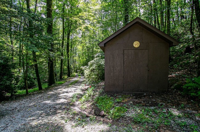 Building Photo - Private Home