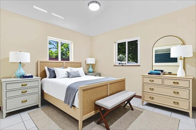 Building Photo - 1415 NE 25th St