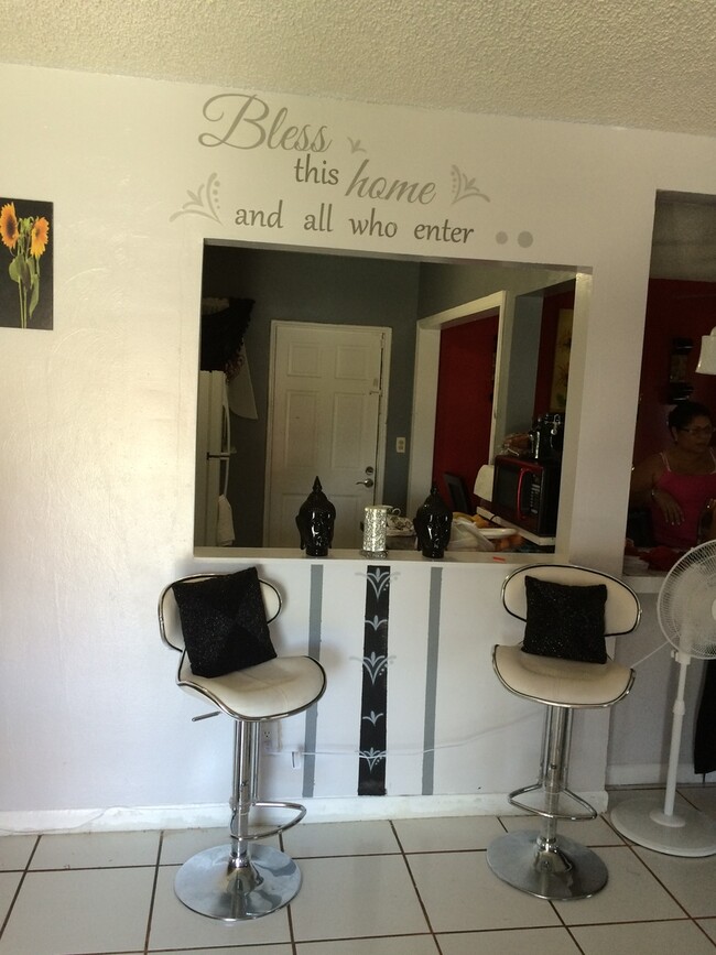 Building Photo - 2-1 house