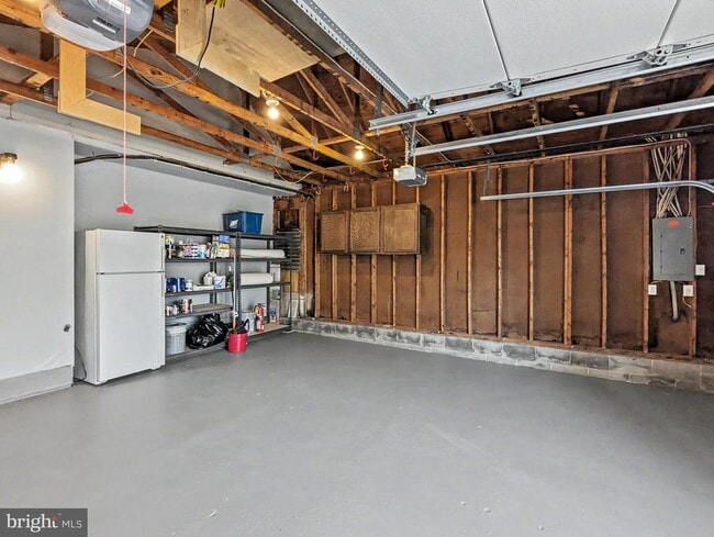 Building Photo - 140 Westbury Ct