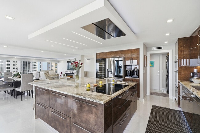 Building Photo - 4100 Galt Ocean Dr