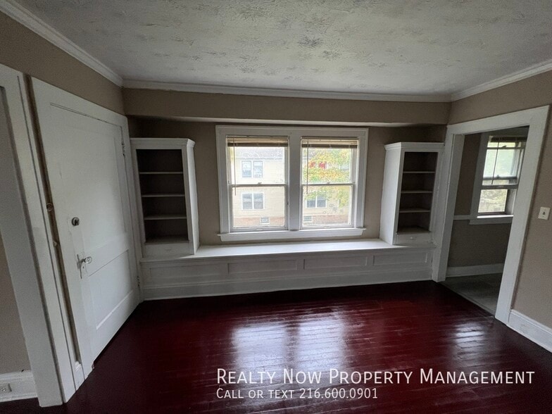 Building Photo - 3346 Desota Ave