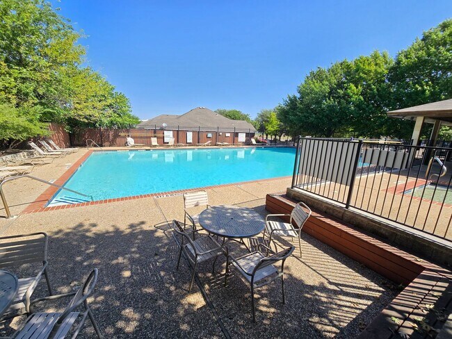 Building Photo - 5820 Show Master Ln