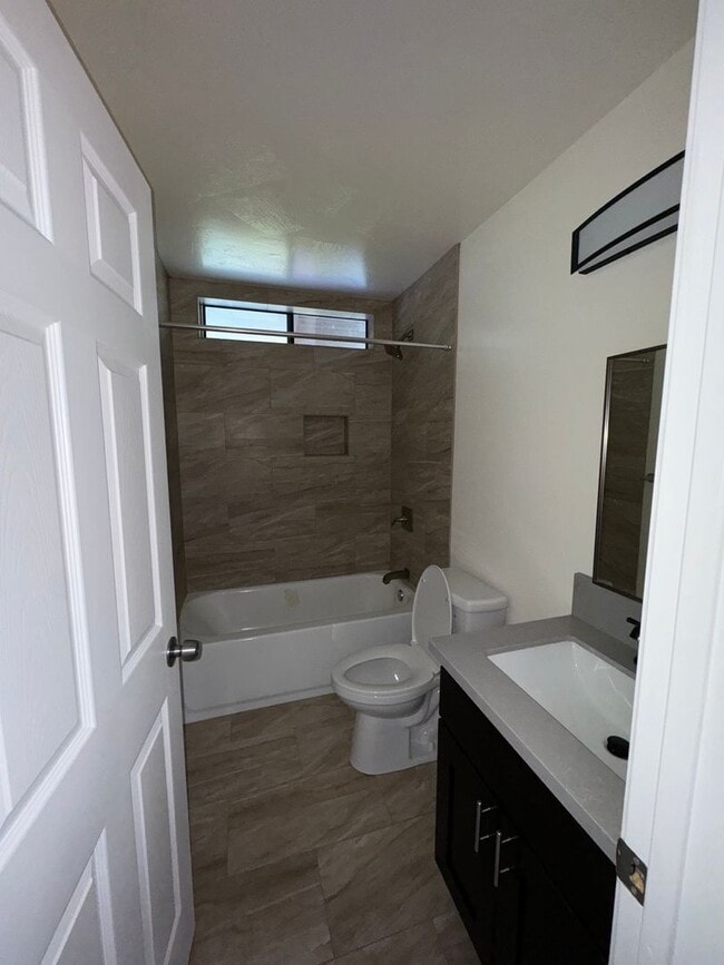 Building Photo - Oceanview Home